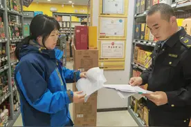 山西太原尖草坪区市场监管局开展“特供酒”专项检查图片