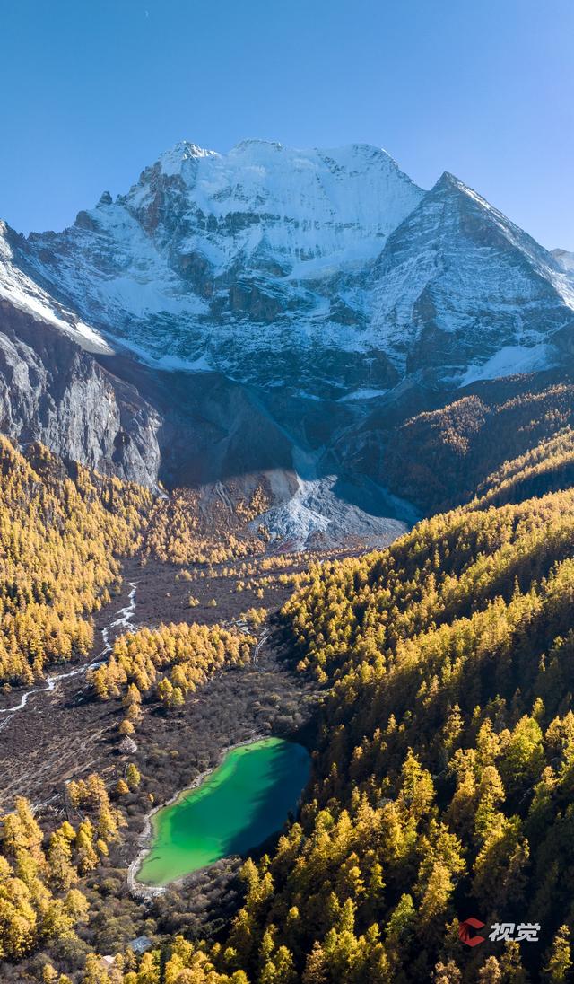 C视觉·C位追山⑨丨每一张都是手机屏保 隔屏仰望亚丁三大雪山