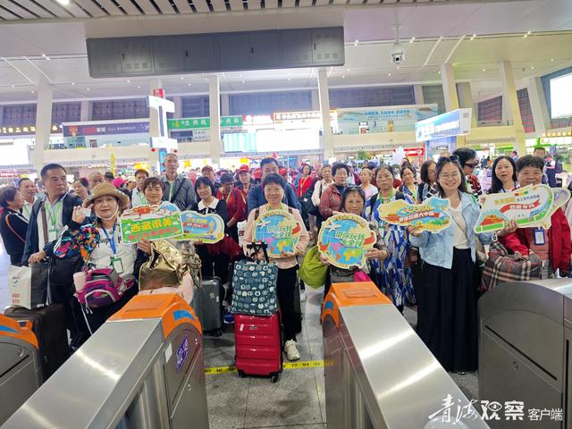 青藏集团公司开行秋季首趟入藏旅游专列