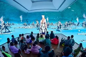 换装、穿越、交互……“沉浸式”为何让人着迷？ |睡前聊一会儿图片