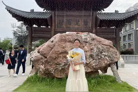 今年高考她考了物理类696分，龙祎：当医生是我的梦想图片
