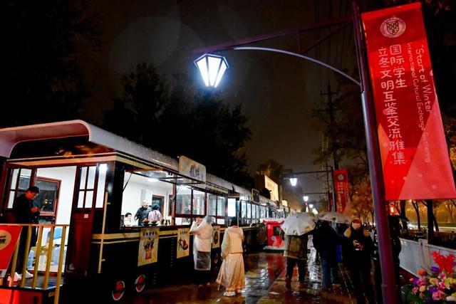 实拍！海淀学院路，新增一座列车主题公园——