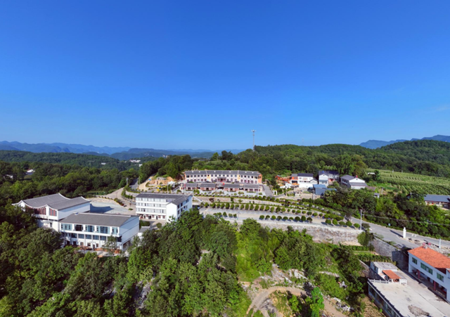 保康白竹村：山水交织的自然画卷