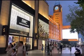 业绩承压 四大高端腕表品牌在王府中環重装开业图片