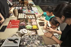 邂逅一场紫檀文化与非遗艺术的盛宴 第二届大运匠心·非遗市集开幕图片