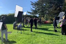 短剧出海：“霸总”爆剧单片掘金2400万元 下个阶段要“拿捏”谁？丨封面财经图片