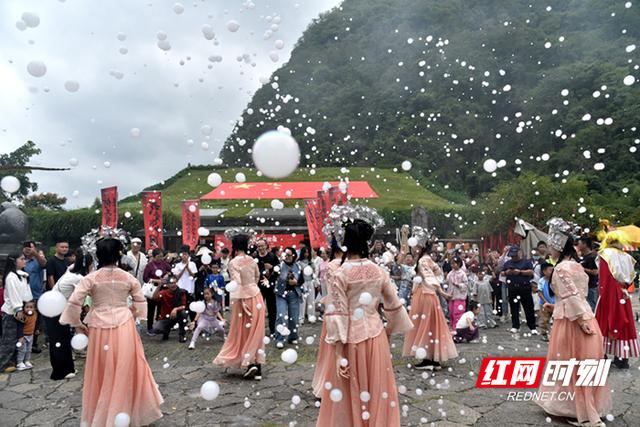 国庆游张家界|黄龙洞景区：综艺潮玩欢乐多