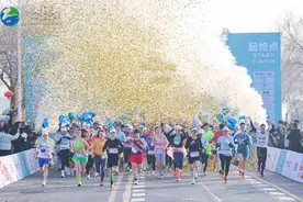 太湖畔万人奔跑！2024年苏州首场马拉松赛事圆满收官图片
