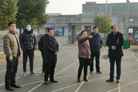临泉县副县长蔡淑娜到黄岭镇中心学校调研，强调校园安全和留守儿童工作图片