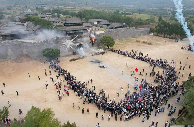 潮声丨看长安月光，与李白对饮，“时空记者”忽然火了