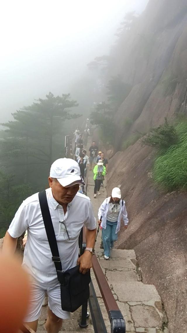 晚潮｜从迎客松到光明顶的奇幻旅程