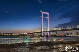 宇宙的浪漫！泉州上空拍到金星伴月！今晚别忘观赏……图片