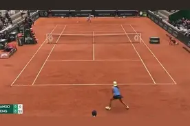 郑钦文兵不血刃晋级，“拦路虎”已出局三位，但下轮对手已连赢五场不失一盘！图片