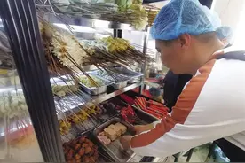 碗里麻辣鲜香 背后酸甜苦辣 记者探访兰州麻辣烫名小店 聆听他们的创业故事图片