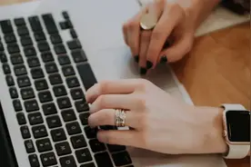 3天500万播放量，小丑自嘲文案火了！图片