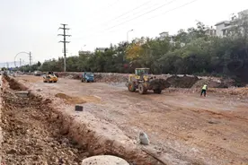 麒麟区：多条断头路相继畅通 市民生活圈更加便利图片