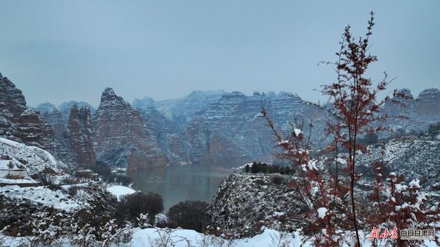 初雪落永靖 山河入画来