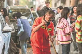 用辛勤和汗水为城市“梳妆”——2023年环卫工人节特辑图片