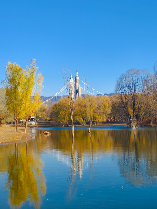 白浮泉冬韵图：湖山隐淡墨，一景一诗行