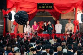 开封“王婆说媒”开启大学生专场，景区提醒图片