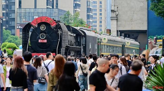这个长假成都为什么这么火？