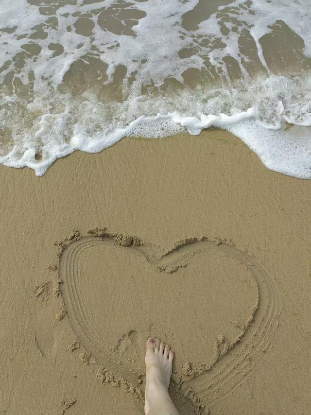 新闻8点见丨离婚女人被假男友拉入买房陷阱；助贷担保乱象调查