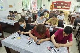 掐丝珐琅进社区，这场非遗体验活动很美很特别~图片