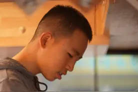16岁孤独症少年的两个世界图片