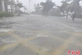 台风“潭美”奔袭海南三沙 永兴岛现罕见“海水倒灌”图片