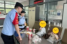 萌娃高铁站走丢！警方提醒：暑期带娃多留意图片