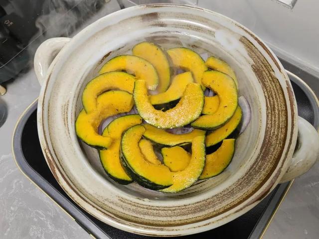 土里挖出来的“小白花”，一煮又糯又润！多吃还能预防高血压