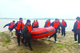 守护黄河安澜  开展防汛演练图片