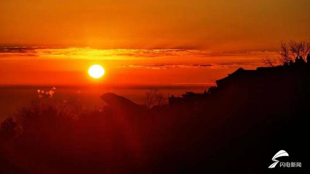 组图丨冬日泰山云海伴日出 不愧是杜甫笔下的浩渺仙境