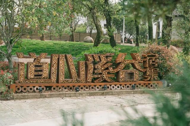 国庆游龙虎山终极指南：门票优惠+潮玩新品+食宿行全攻略，一篇就够！
