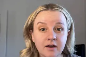 关税上涨催生“反向代购” 美国网友算了笔账：1万元的包在中国买可省千元图片