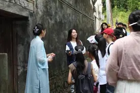 感受东方美学，制作非遗金箔画，这场研学之旅搭建了通往历史与文化的桥梁图片