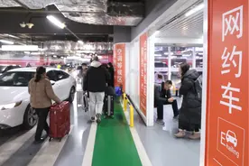我们也有银发司机了图片