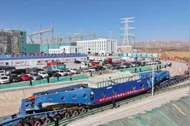 叮！“巨型”快递在中宁±800千伏换流站安全“着陆”图片