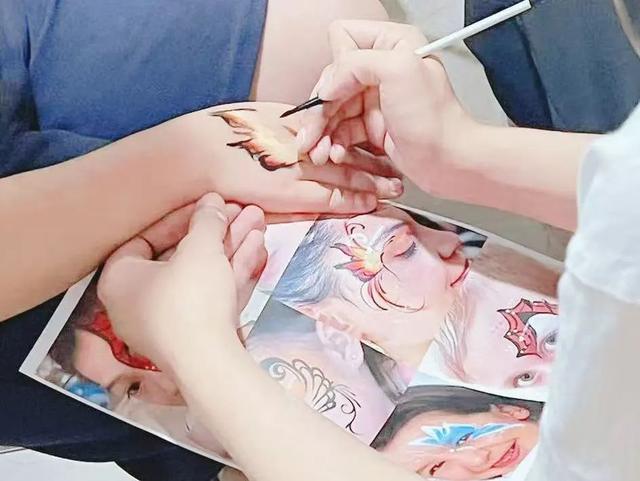 8月26日“疯狂恐龙周”第一夜！