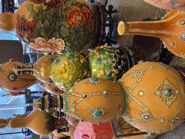 社区达人|朴素葫芦变身精美工艺品，“葫芦康”用镶嵌工艺为葫芦“点睛”