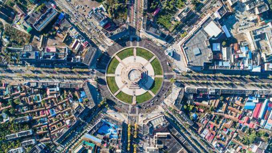 “世界喀拉峻·中国八卦城”新疆特克斯县亮相《300秒看家乡》