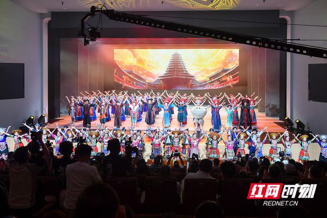 遇见福地怀化③丨51个民族以舞“拥你入怀” 邂逅一窗至纯人间