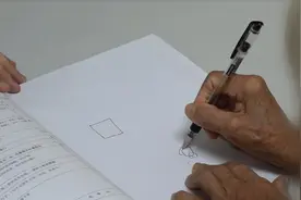 阿婆总爱翻垃圾？不是节俭，当心是老年痴呆图片