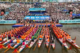 四川渠县2024“龙腾渠江”川渝龙舟精英邀请赛开赛图片