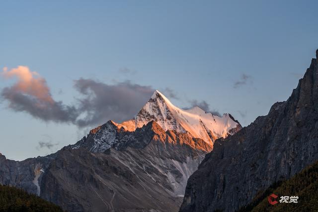 C视觉·C位追山⑨丨每一张都是手机屏保 隔屏仰望亚丁三大雪山