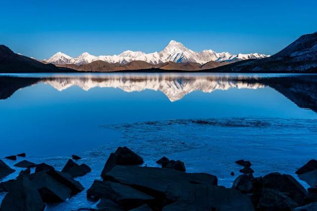圣洁甘孜·一生有约 | 非遗舞蹈、AI互动、超级礼包……甘孜文旅全景秀，28日成都揭晓你的2026诗意之旅