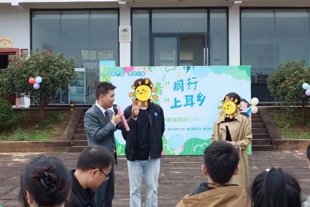 青春集结！通江青年 “恋” 上耳乡的浪漫时刻