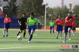 张掖648名少年绿茵场上追逐足球梦想图片