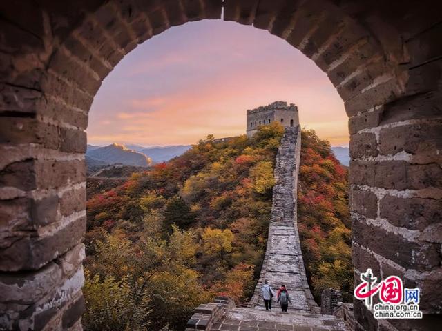 金山岭秋色如梦似幻 长城好事成“霜 ”喜从天降