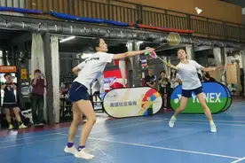 羽毛球总决赛，见证激情对决！图片